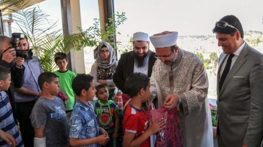 Tika&rsquo;dan Kud&uuml;s&rsquo;teki Yetim Ve Yaşlılara Giyecek Desteği