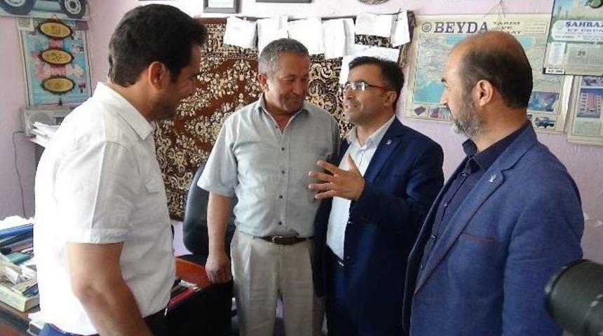 Ak Partili &Uuml;nal &Ccedil;umra&rsquo;da Vatandaşlardan Destek İstedi