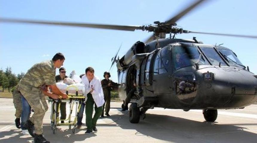 Kalp Krizi Ge&ccedil;iren Hasta Askeri Helikopterle Taşındı