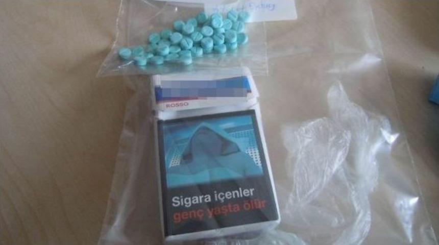 Sigara Paketinde Uyuşturucu Hapla Yakalanan Kurye Tutuklandı
