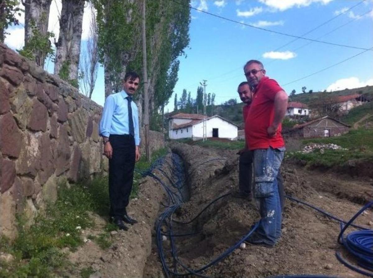 Sungurlu İl&ccedil;e &Ouml;zel İdare M&uuml;d&uuml;rl&uuml;ğ&uuml; K&ouml;yleri Şantiyeye &Ccedil;evirdi