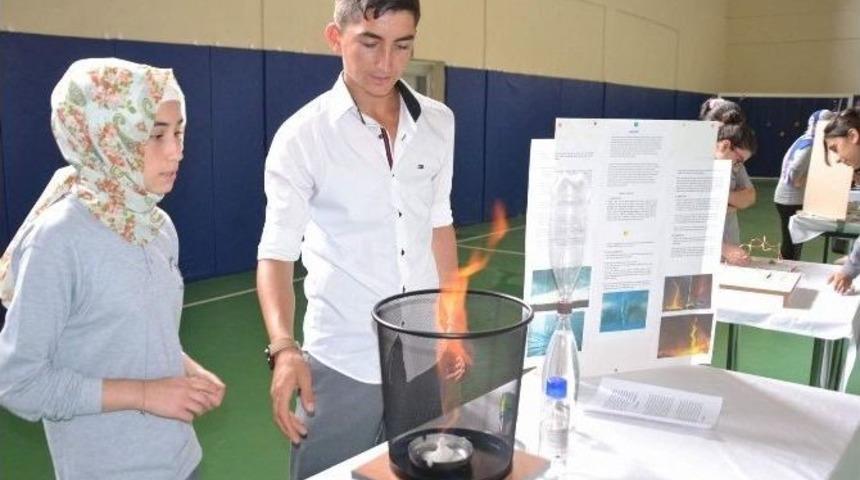 &Ouml;ğrencilerden T&uuml;bitak Sergisi