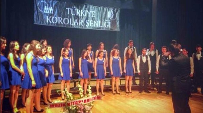 'boğazi&ccedil;i Caz Korosu'ndan Bir '&ccedil;apulcu' S&uuml;prizi Daha