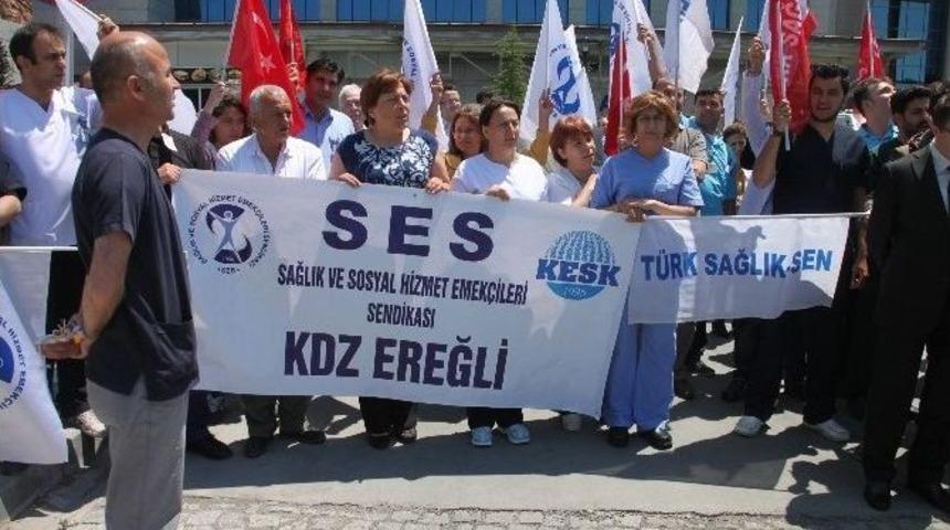 Kdz. Ereğli Devlet Hastanesi&rsquo;nde Doktorlar İş Bırakıp Eylem Yaptı