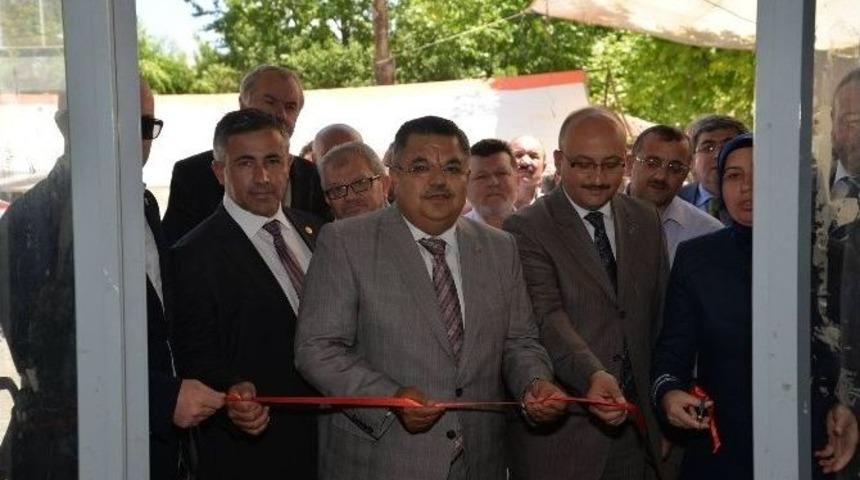 Belediye Başkanı Selim Yağcı, Kermes A&ccedil;ılışına Katıldı