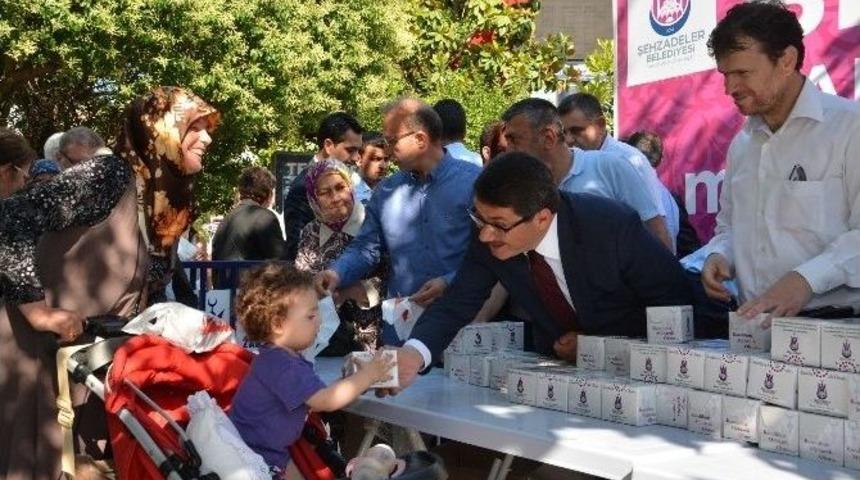 İki Bin Kişiye Kandil Simidi Dağıtıldı