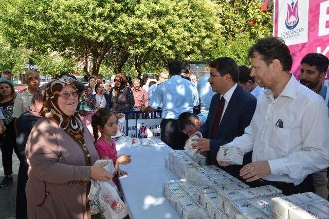 İki Bin Kişiye Kandil Simidi Dağıtıldı