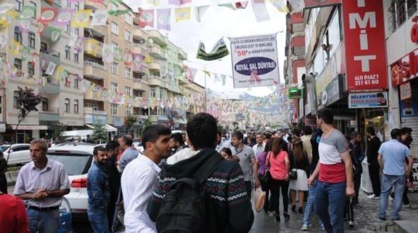Hakkari'de 4.0 B&uuml;y&uuml;kl&uuml;ğ&uuml;nde Deprem