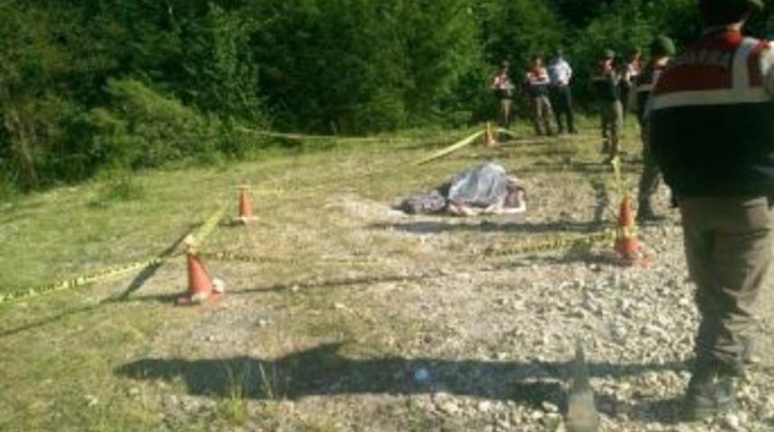 Cenazeden D&ouml;nenleri Taşıyan Minib&uuml;s Dereye U&ccedil;tu: 1 &Ouml;l&uuml;, 11 Yaralı