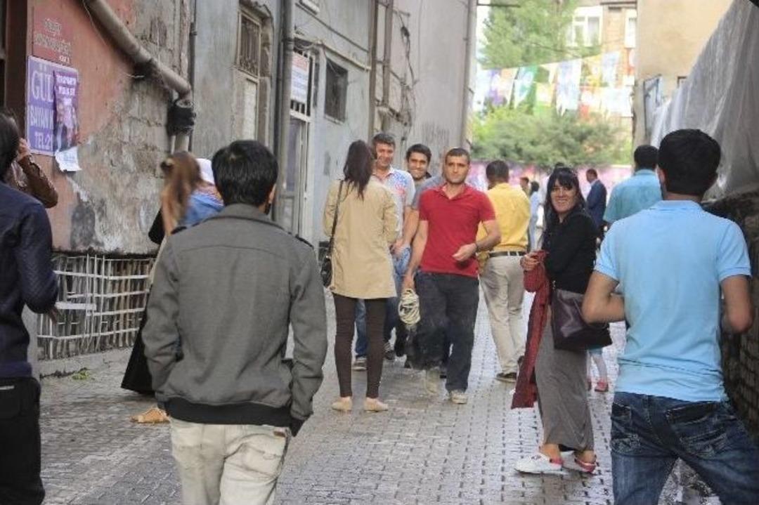 Hakkari 3 Ayrı Depremle Sarsıldı