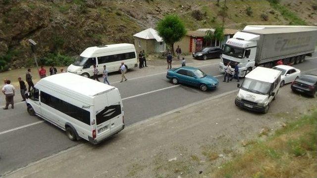 Hakkari-çukurca Karayolunda Bariyer Eylemi