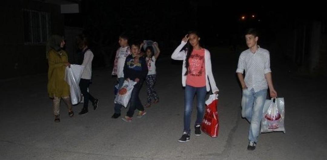 (&ouml;zel Haber)berat Kandili Bu Mahallede Başka T&uuml;rl&uuml; Kutlanıyor