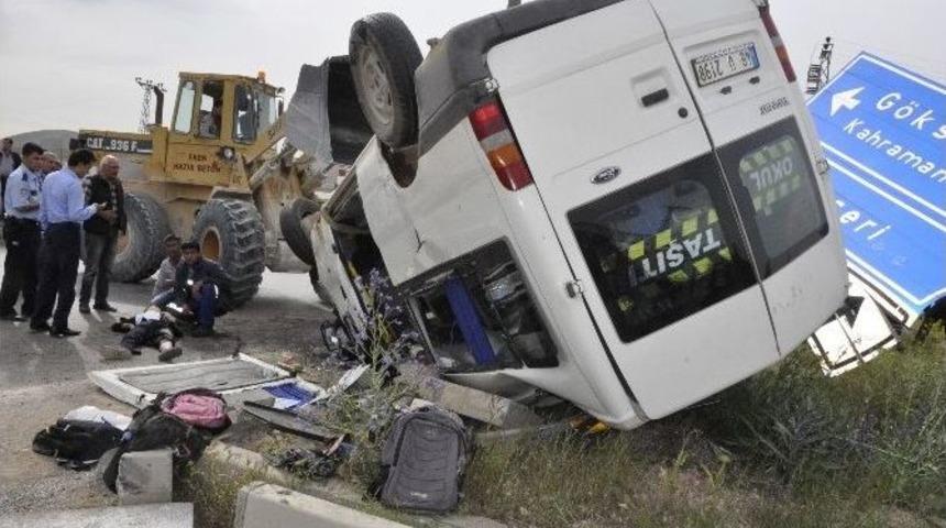 Kahramanmaraş&rsquo;ta &Ouml;ğrenci Servisi Kaza Yaptı: 3&rsquo;&uuml; Ağır 16 Yaralı