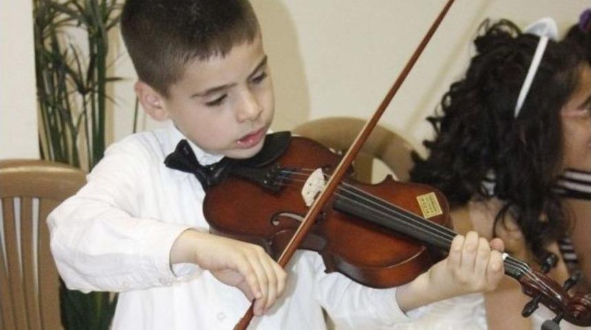 At&ouml;lyeler Yazın Da &Ccedil;ocukları Bekliyor