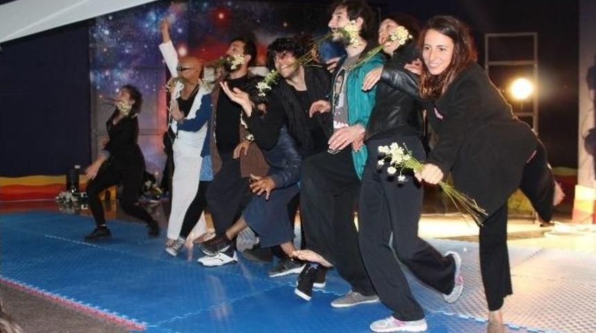 &Ccedil;ocuklarla Uzay Y&uuml;r&uuml;y&uuml;ş&uuml; Ve Uzay Dansı