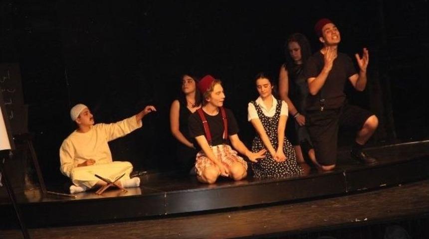 &ldquo;g&ouml;zlerimi Kaparım Vazifemi Yaparım&rdquo; Kapalı Gişe Oynadı