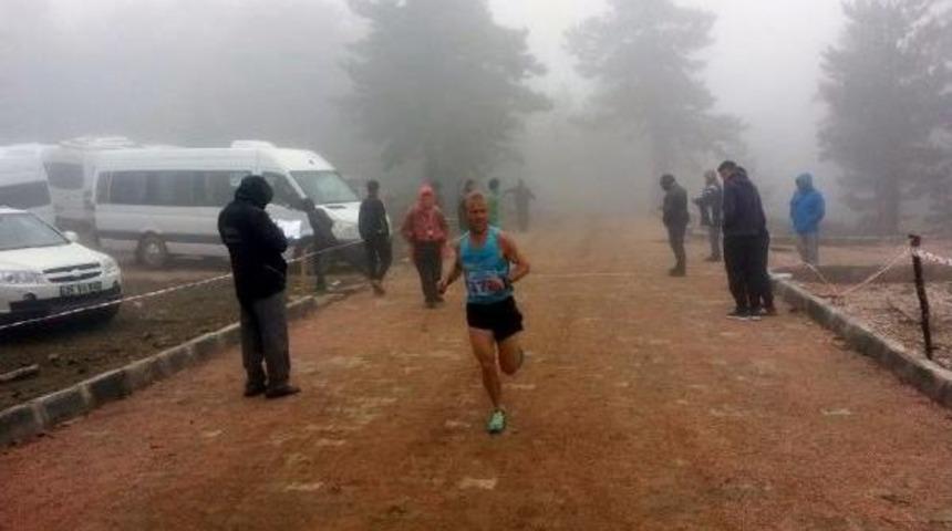 T&uuml;rkiye Dağ Koşusu Şampiyonası'na 296 Sporcu Katıldı