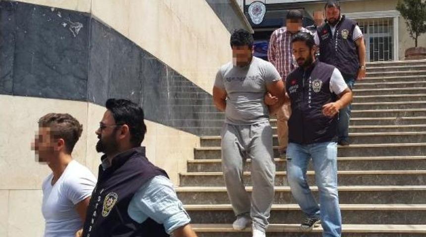 İstanbul'da &Ccedil;alıntı Otomobilleri Şasi Numarasını Değiştirip Satan &Ccedil;ete &Ccedil;&ouml;kertildi