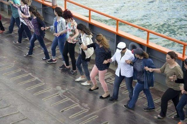 Öğrenci Ve Öğretim Görevlileri Feribotla Baraj Gölünü Gezdi