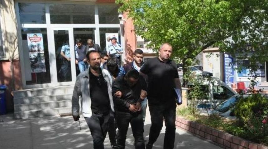 Telefonla 57 Bin Lira Dolandırıcılığa 2 Tutuklama