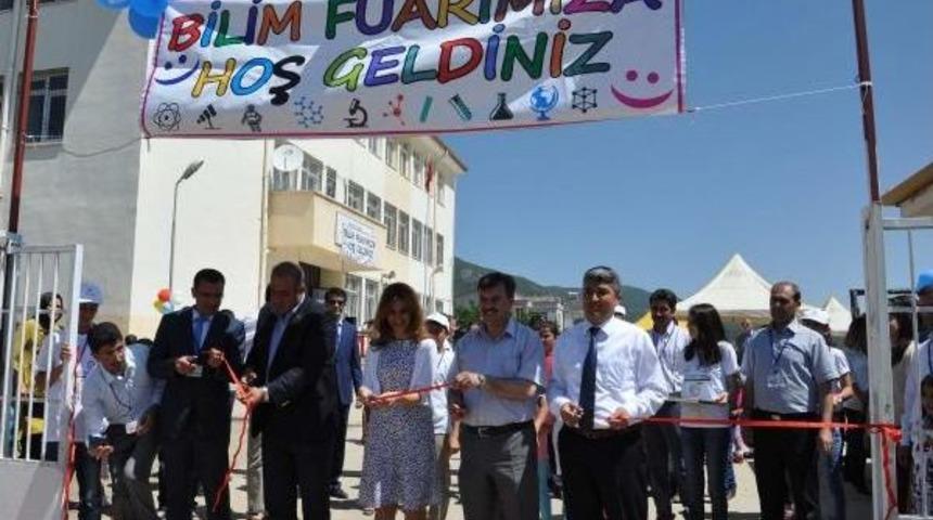 Ortaokul &Ouml;ğrencilerinden Bilim Fuarı