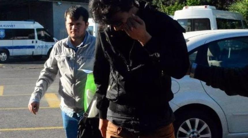 Arkadaşını Bı&ccedil;akla &Ouml;ld&uuml;ren M&uuml;zisyen Tutuklandı