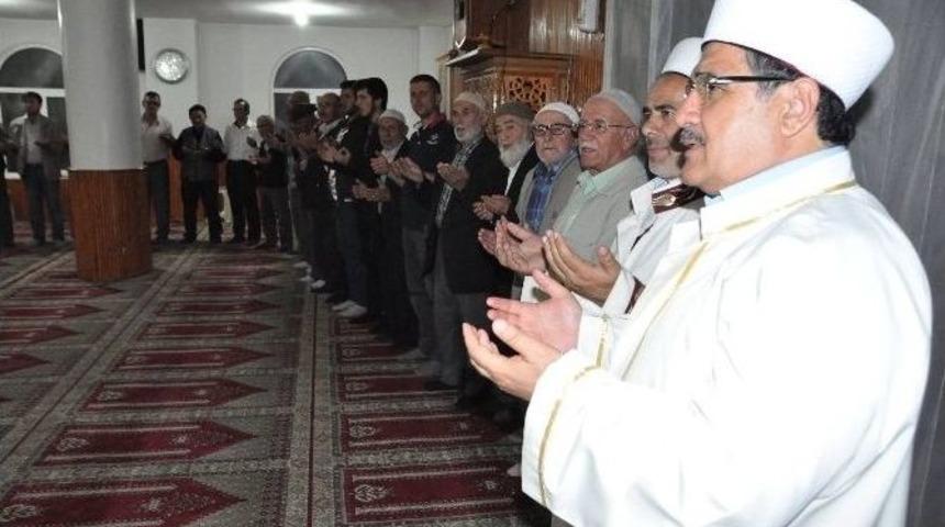 Niksar&rsquo;da Berat Kandili İdrak Edildi