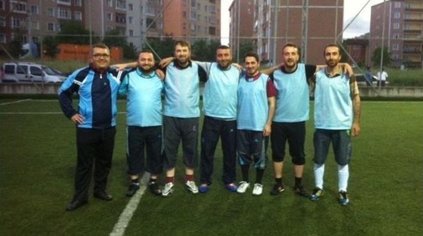 Kartepe&rsquo;de Kurumlar Arası Futbol Turnuvası Start Aldı