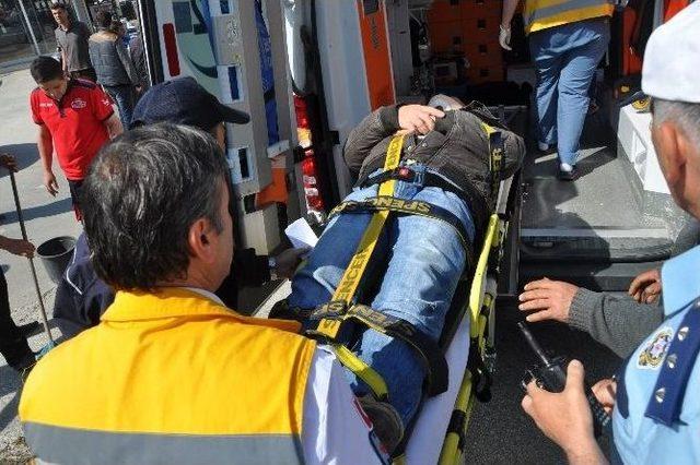 Boz&uuml;y&uuml;k&rsquo;te Trafik Kazası, 1 Yaralı 1