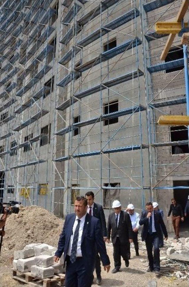 Bakan Avcı Hastane İnşaatını Gezdi 3