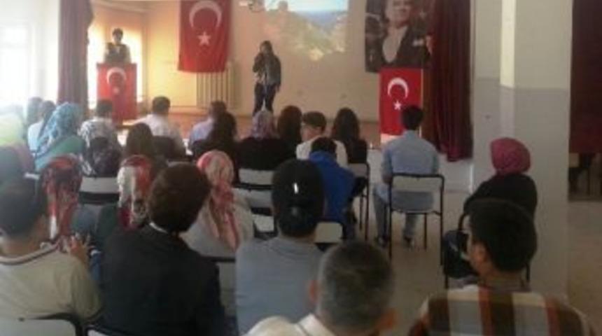 Arıt Lisesi&rsquo;nde Şiir Dinletisi