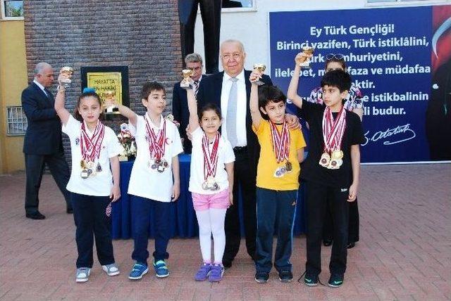 Gaziantep Kolej Vakfı Satrancın Şampiyonlarını &Ouml;d&uuml;llendirdi 3
