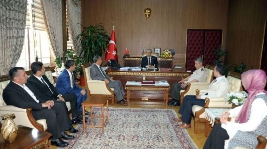 Vali Nayir&rsquo;den Sigarayı Bırakanlara Teşekk&uuml;r Belgesi
