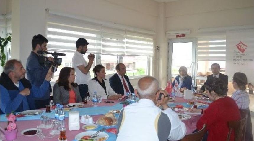 Aile Ve Sosyal Politikalar İl M&uuml;d&uuml;rl&uuml;ğ&uuml; Hedef B&uuml;y&uuml;t&uuml;yor