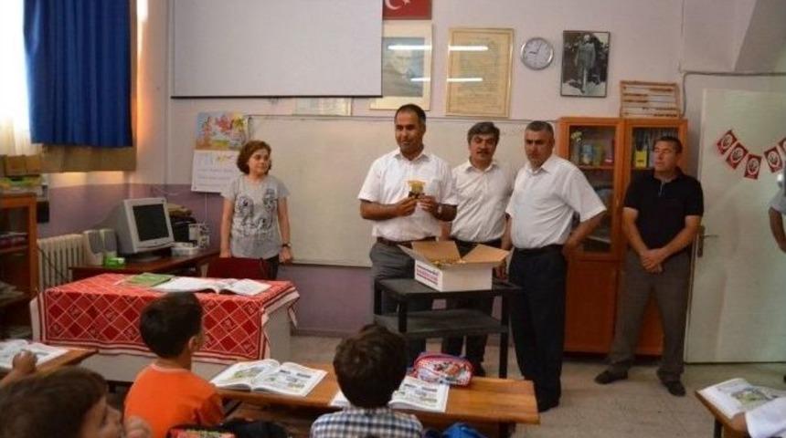 Ayvalık&rsquo;ta Minikler Kuru &Uuml;z&uuml;mleri Sevdi