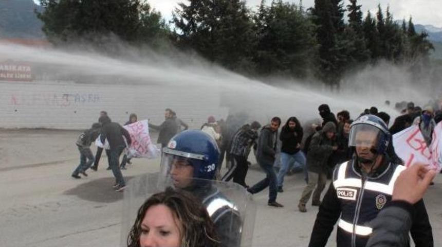 Denizli'de, Berkin Elvan Protestosuna Katılan 65 &Ouml;ğrenci 7 Yıl Hapisle Yargılanıyor
