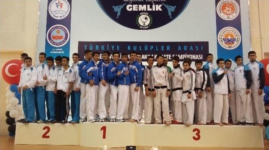 Sultangazili Karateciler Avrupa Yolunda