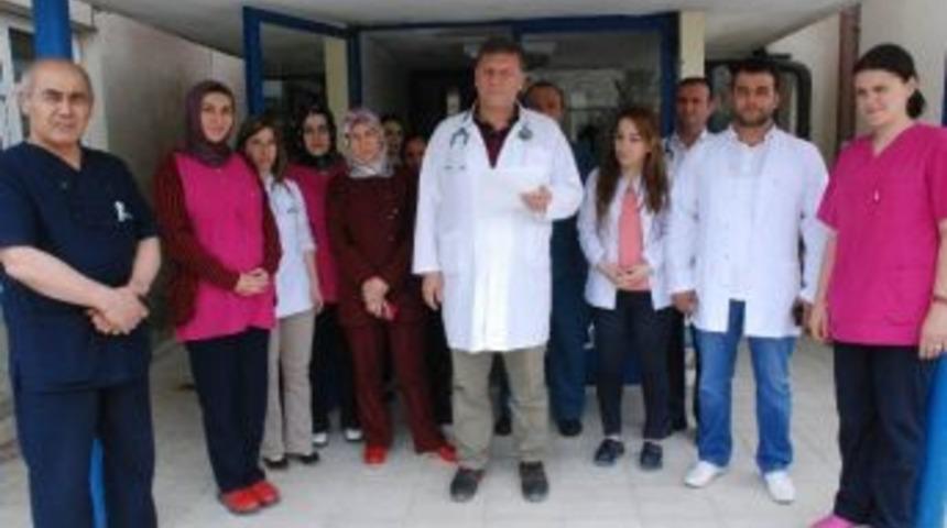 G&uuml;r&uuml;n&rsquo;de Sağlık &Ccedil;alışanları Şiddeti Protesto Etti