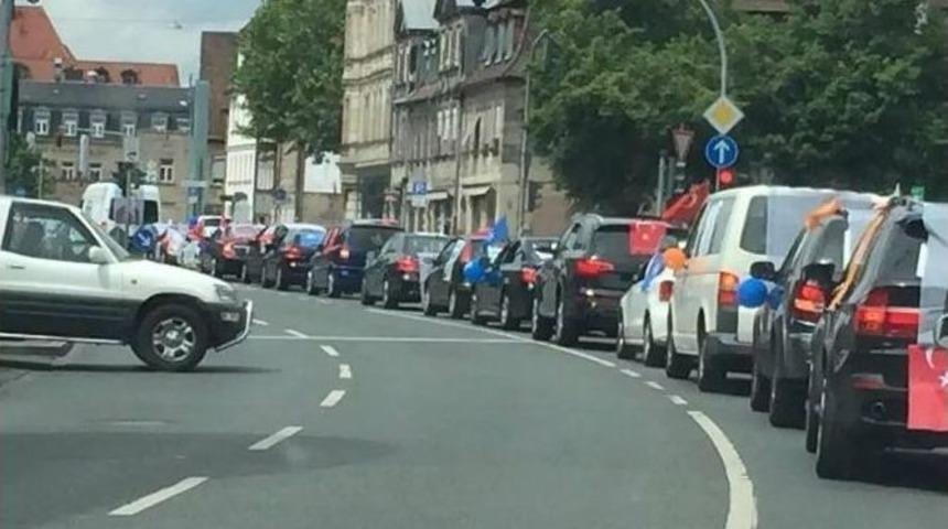 Tbmm İnsan Haklarını İnceleme Komisyonu Başkanı &Uuml;st&uuml;n, Almanya&rsquo;da Se&ccedil;im &Ccedil;alışmalarına Katıldı