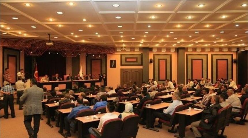 M&uuml;lkiyeti Belediyeye Ait Taşınmazlar İhale İle 3 Yıllığına Kiraya Verildi