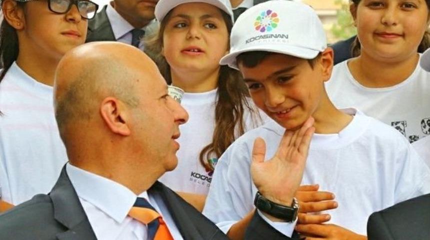 Kocasinan&rsquo;dan &Ccedil;ocuklara Parklarda Karne Hediyesi