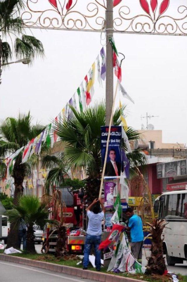 Adana'da Bayrak Gerginliği