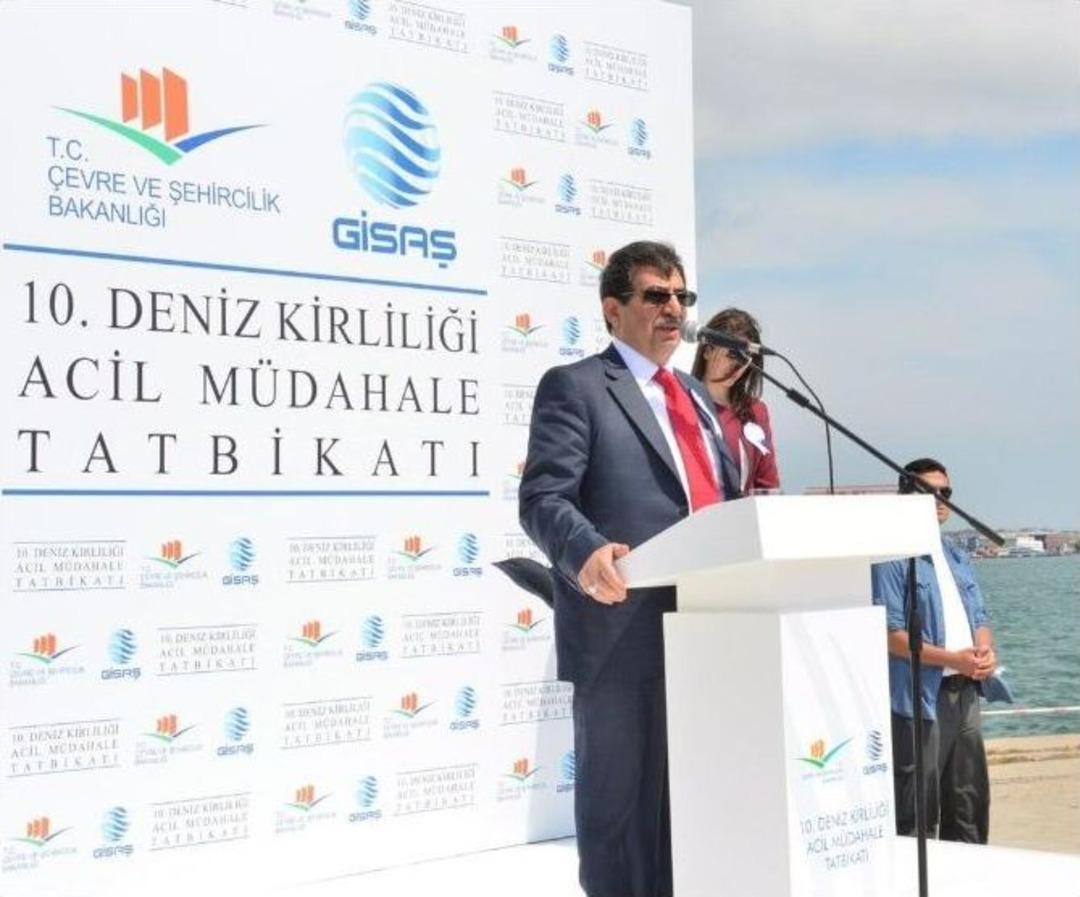 Bakan G&uuml;ll&uuml;ce &ldquo;deniz Kirliliği Acil M&uuml;dahale Tatbikatı&rsquo;na&rdquo; Katıldı