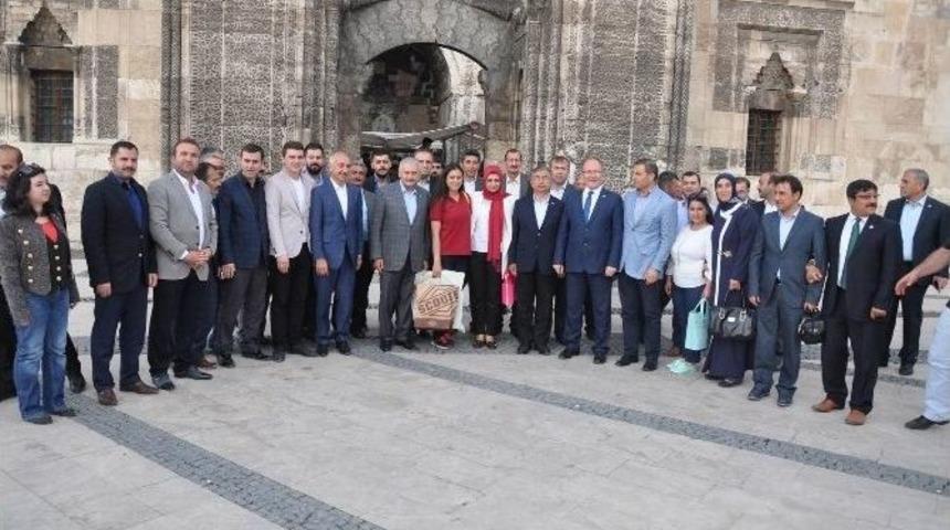 Binalı Yıldırım İle &lsquo;&ouml;z&ccedil;ekim&rsquo; Yapmak İ&ccedil;in Yarıştılar