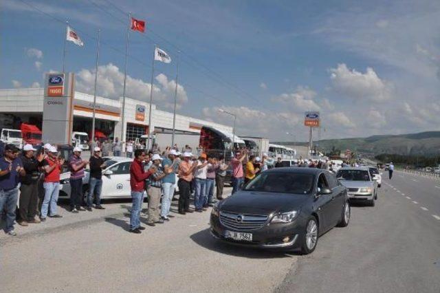 Otosan Işçileri Gölcük'ten İnönü'ye Destek Için Geldi