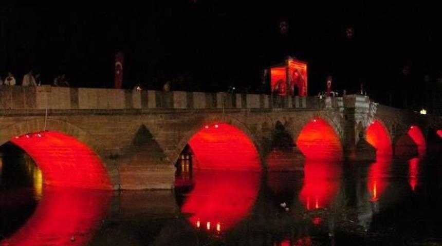 500 Yıllık Tarihi Tunca K&ouml;pr&uuml;s&uuml; 600 Bin Liraya Aydınlatıldı