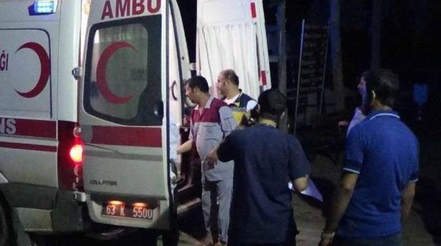 Ak&ccedil;akale'de Fırtınada 8 Kişi Yaralandı