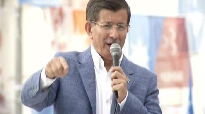 Başbakan Davutoğlu Arnavutk&ouml;y'de Konuştu