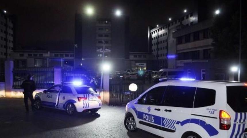 İstanbul Emniyet M&uuml;d&uuml;rl&uuml;ğ&uuml;'nde Hareketli Dakikalar