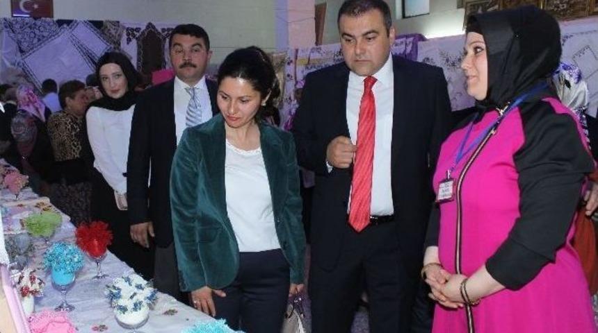 G&ouml;rele Belediye Başkanı Tolga Erener Sergi A&ccedil;ılışına Katıldı.